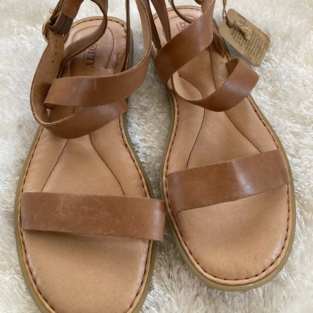 Born Brown Sandal, Size 9